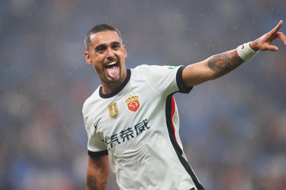 [图]上海海港4-3青岛海牛 豪取四连胜络续领跑中超